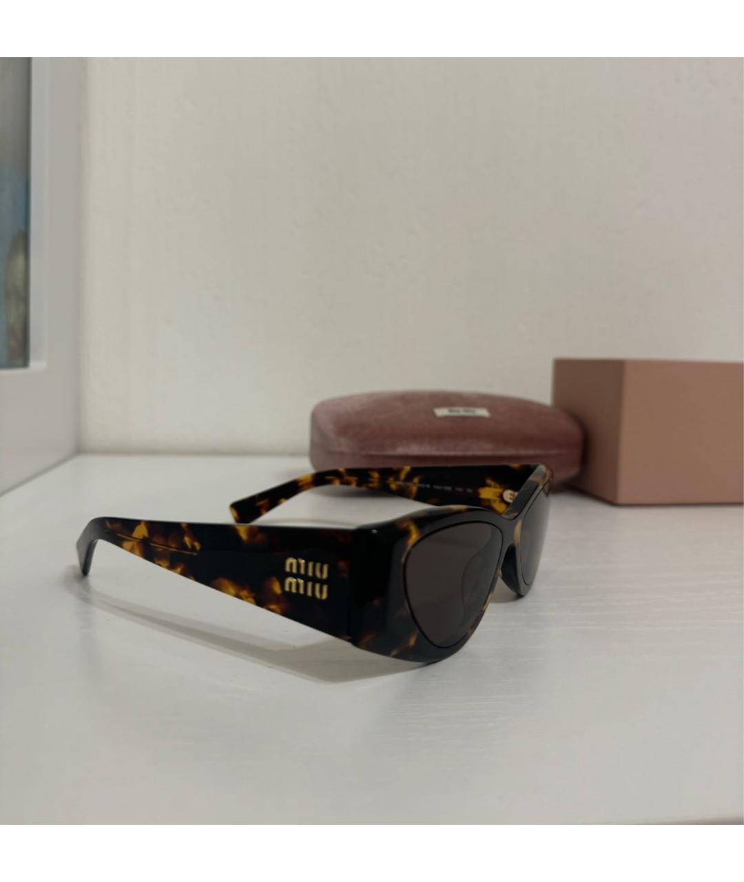 MIU MIU Коричневые пластиковые солнцезащитные очки, фото 2