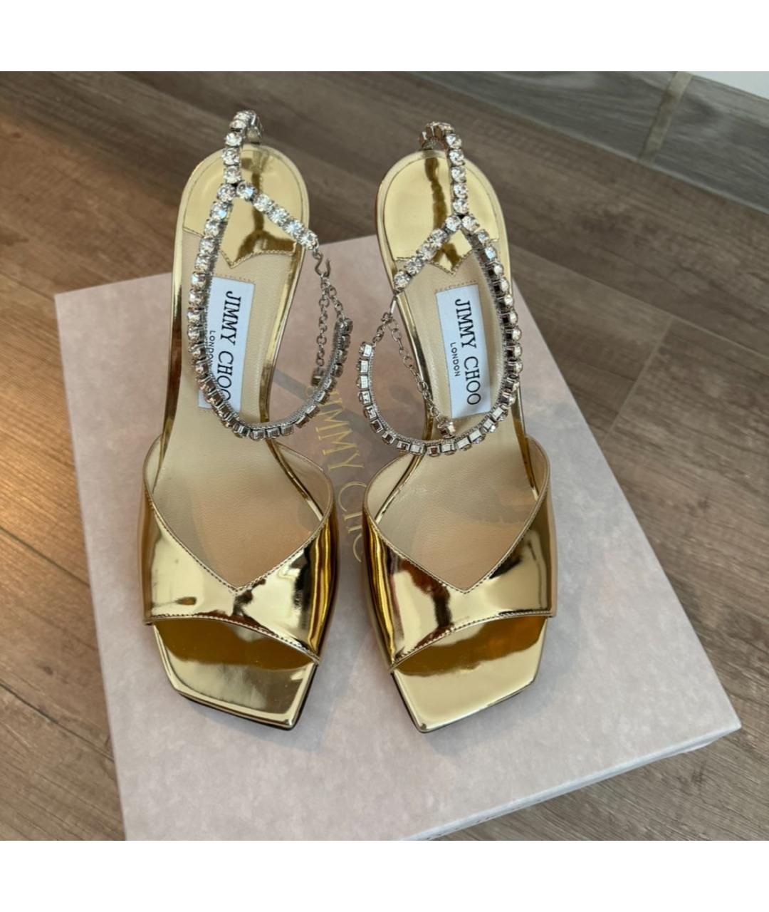 JIMMY CHOO Золотые босоножки из лакированной кожи, фото 2