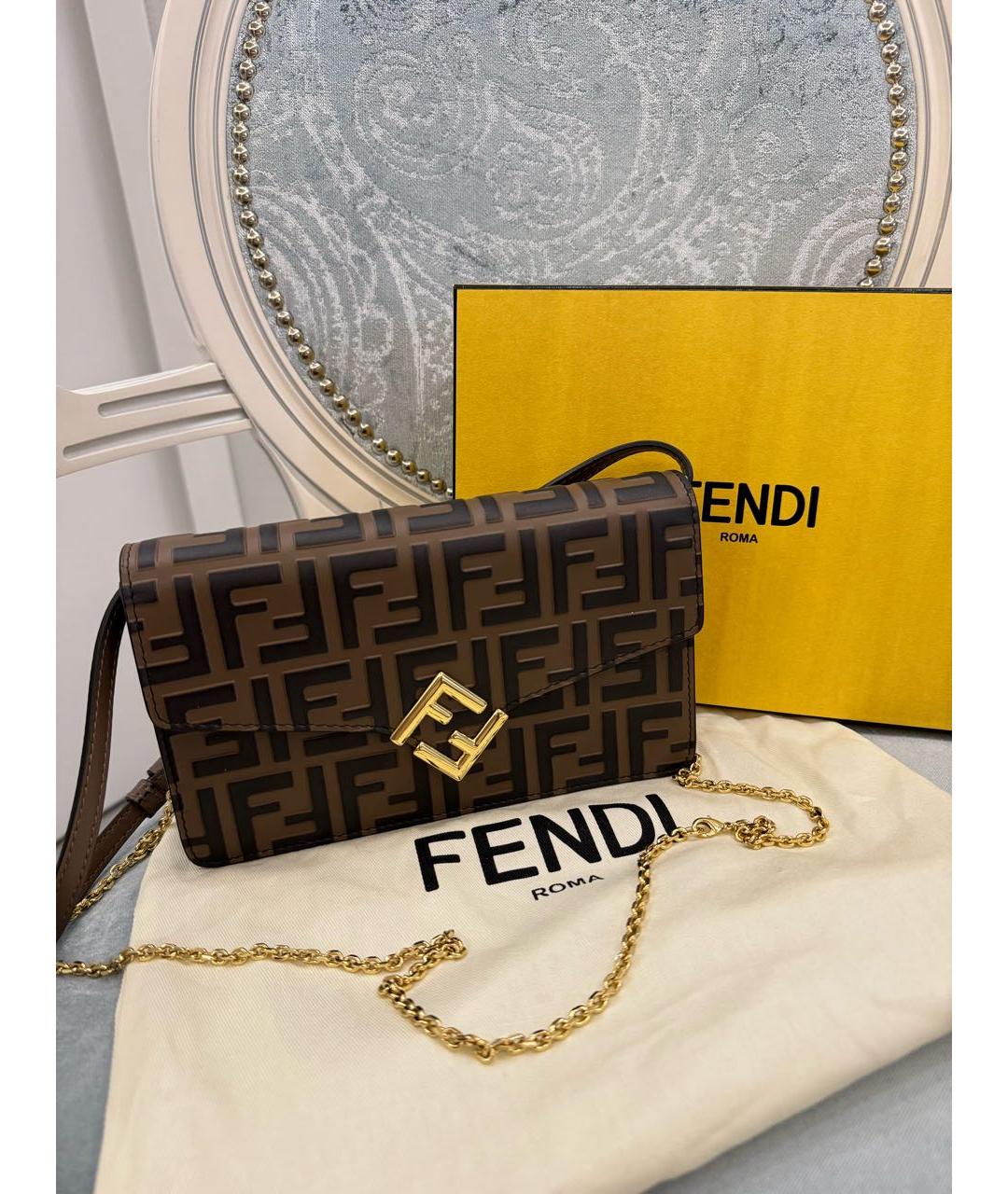 FENDI Коричневая кожаная сумка с короткими ручками, фото 9