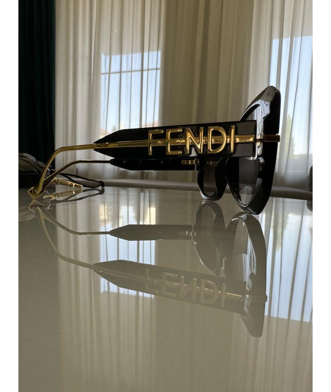 FENDI Черные пластиковые солнцезащитные очки, фото 2