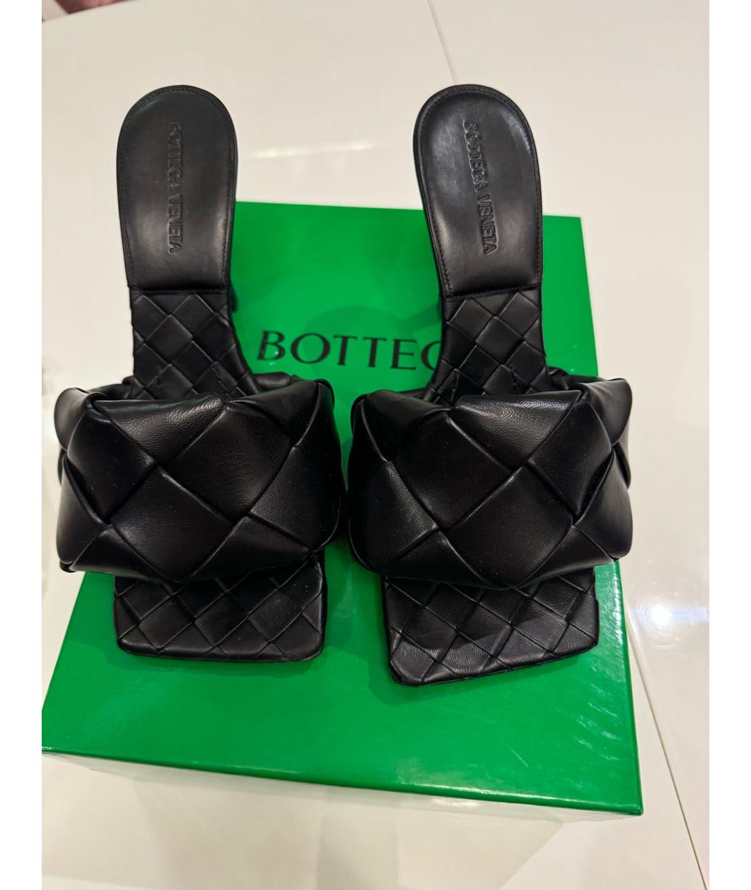 BOTTEGA VENETA Черные кожаные мюли, фото 2