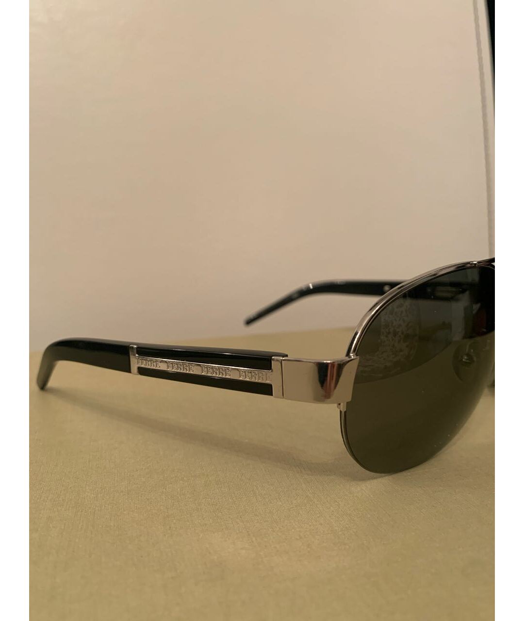 GIANFRANCO FERRE Черные металлические солнцезащитные очки, фото 3