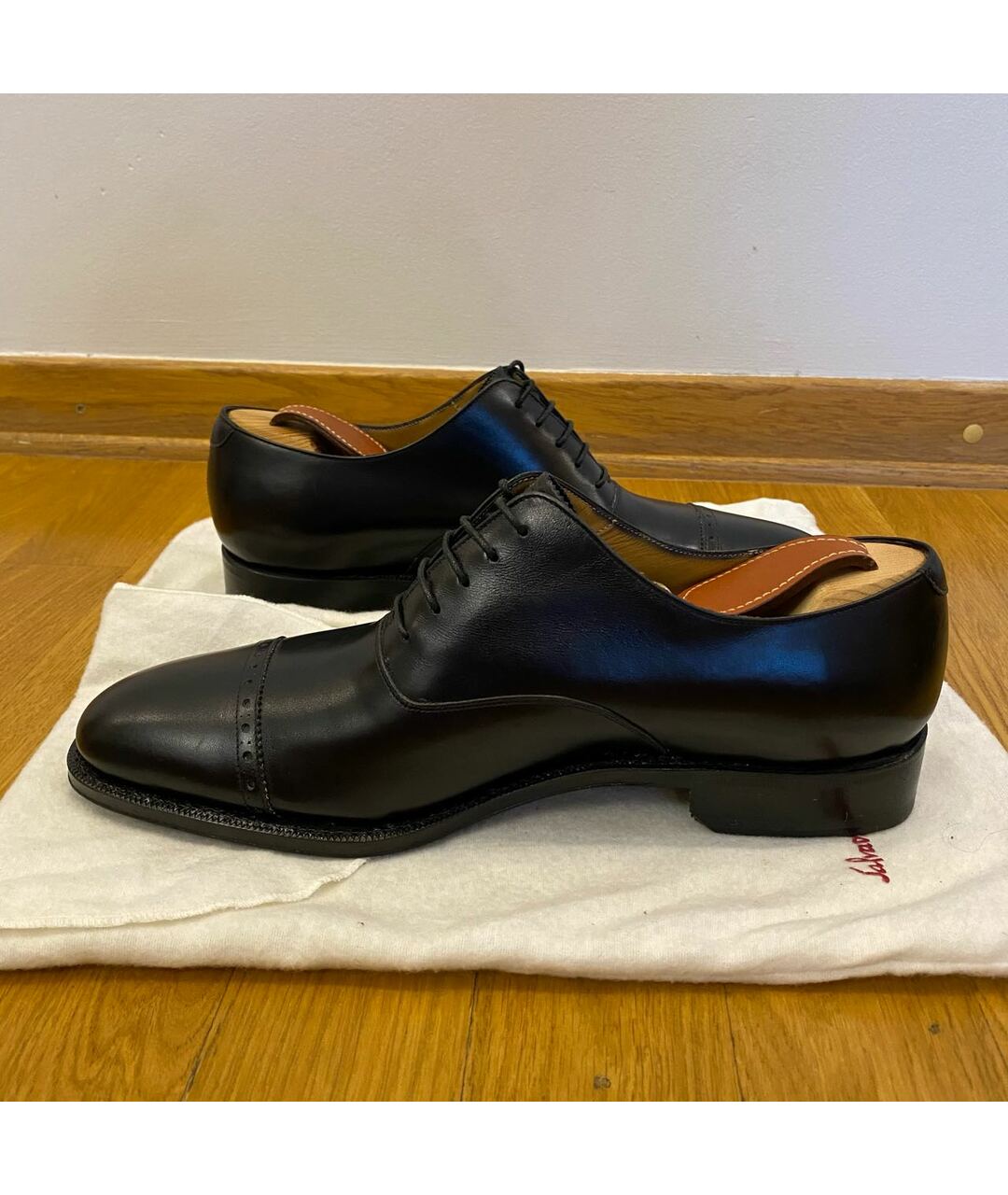SALVATORE FERRAGAMO Черные кожаные туфли, фото 7