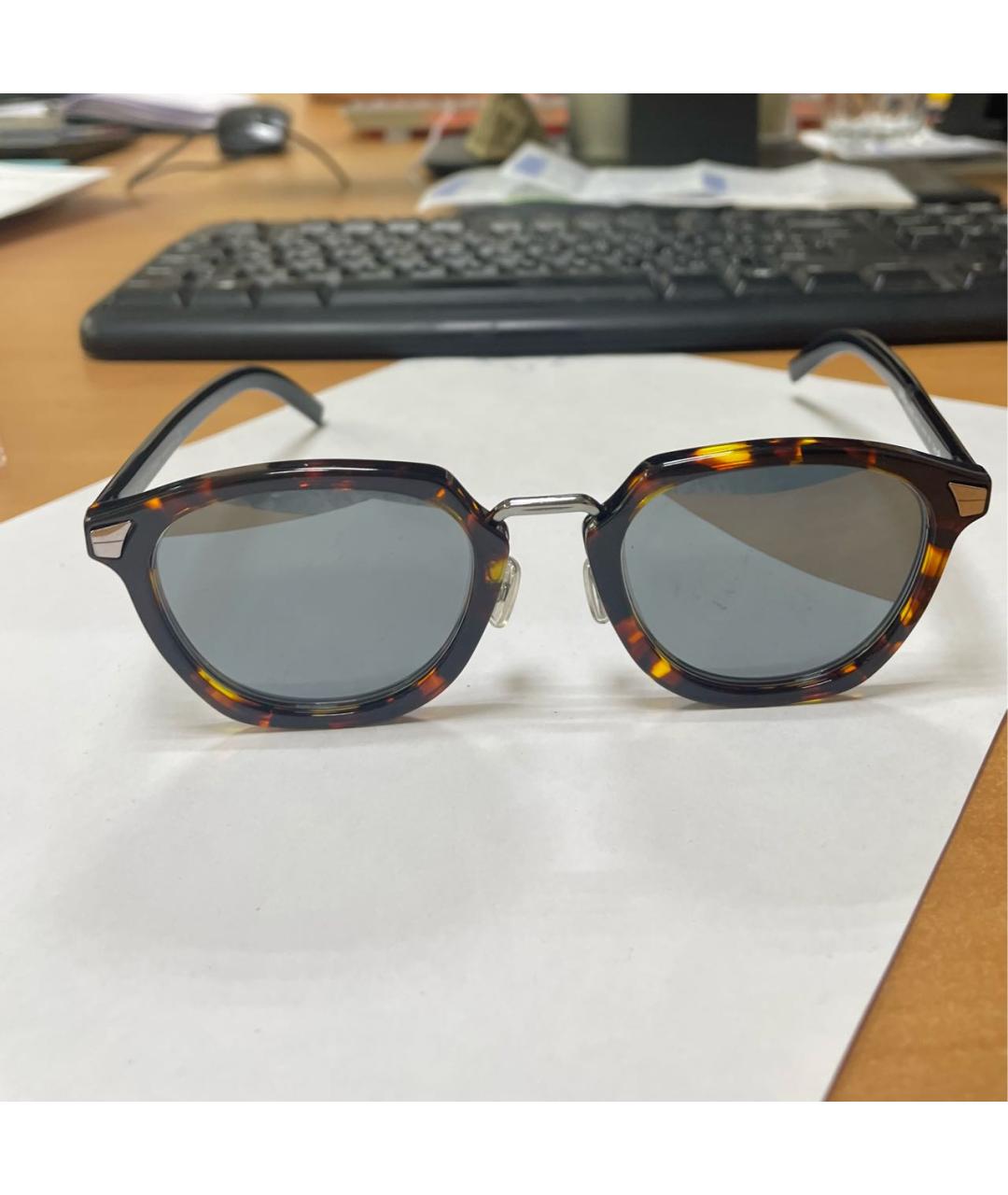 CHRISTIAN DIOR Коричневые пластиковые солнцезащитные очки, фото 6