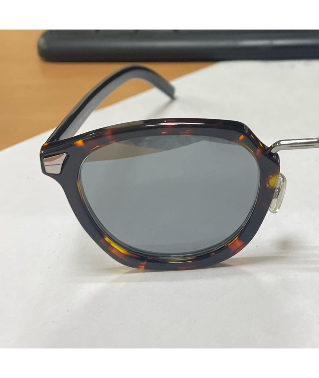 CHRISTIAN DIOR Коричневые пластиковые солнцезащитные очки, фото 4