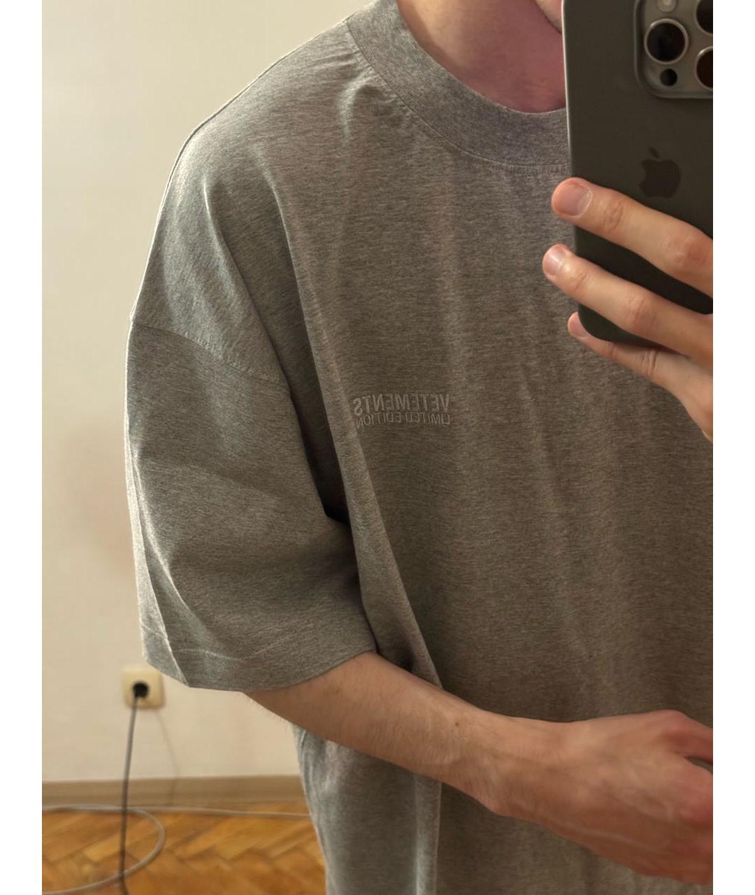 VETEMENTS Серая хлопко-эластановая футболка, фото 8
