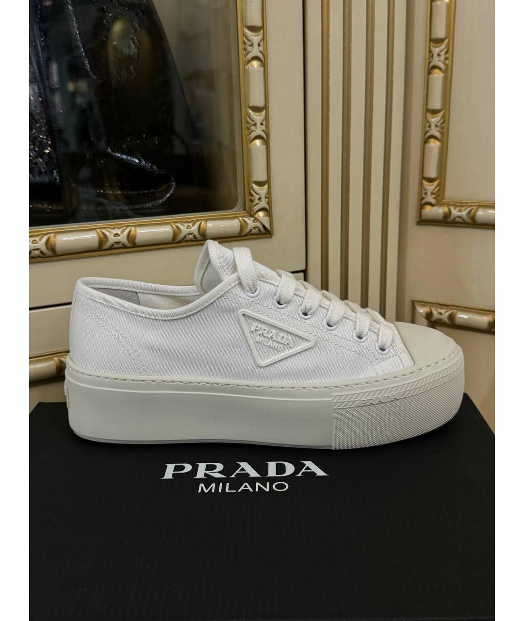 PRADA Белые текстильные кеды, фото 3