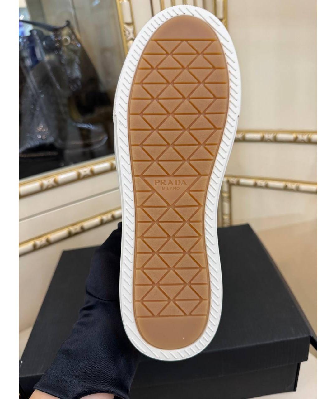 PRADA Белые текстильные кеды, фото 7