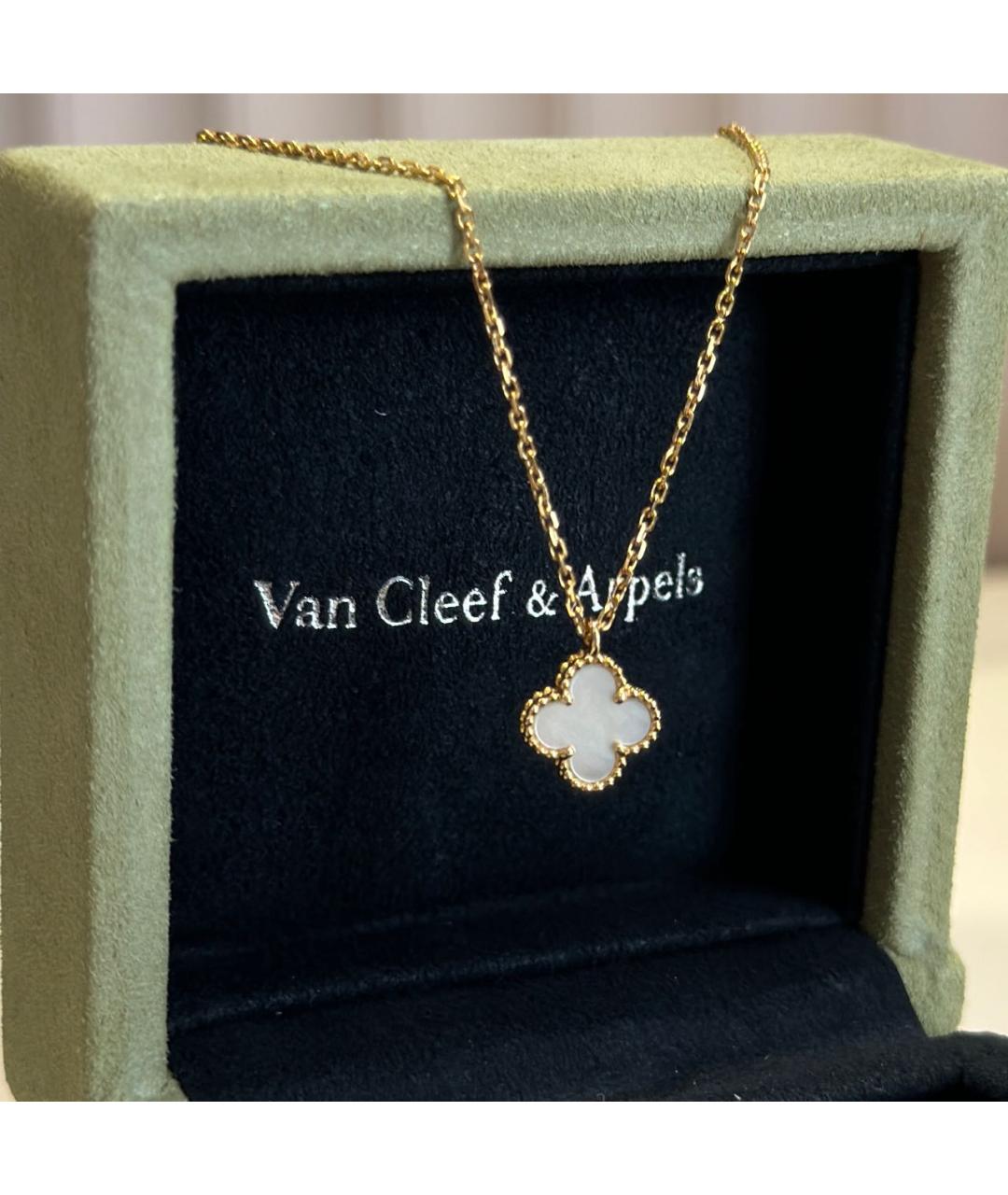 VAN CLEEF & ARPELS Белая подвеска из желтого золота, фото 8