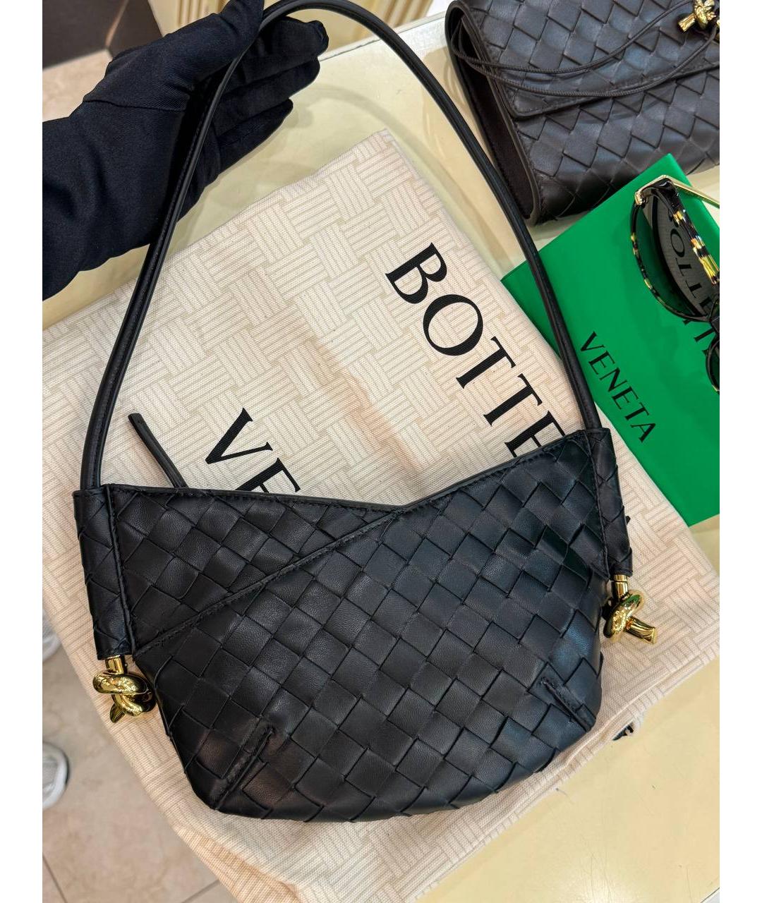 BOTTEGA VENETA Черная кожаная сумка через плечо, фото 3