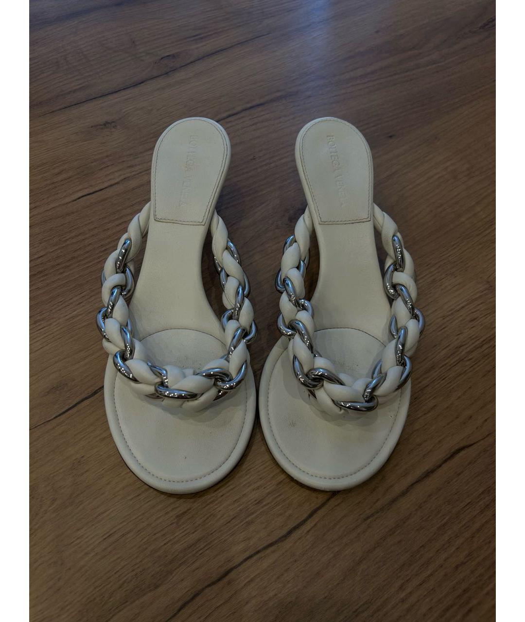 BOTTEGA VENETA Белые кожаные босоножки, фото 2