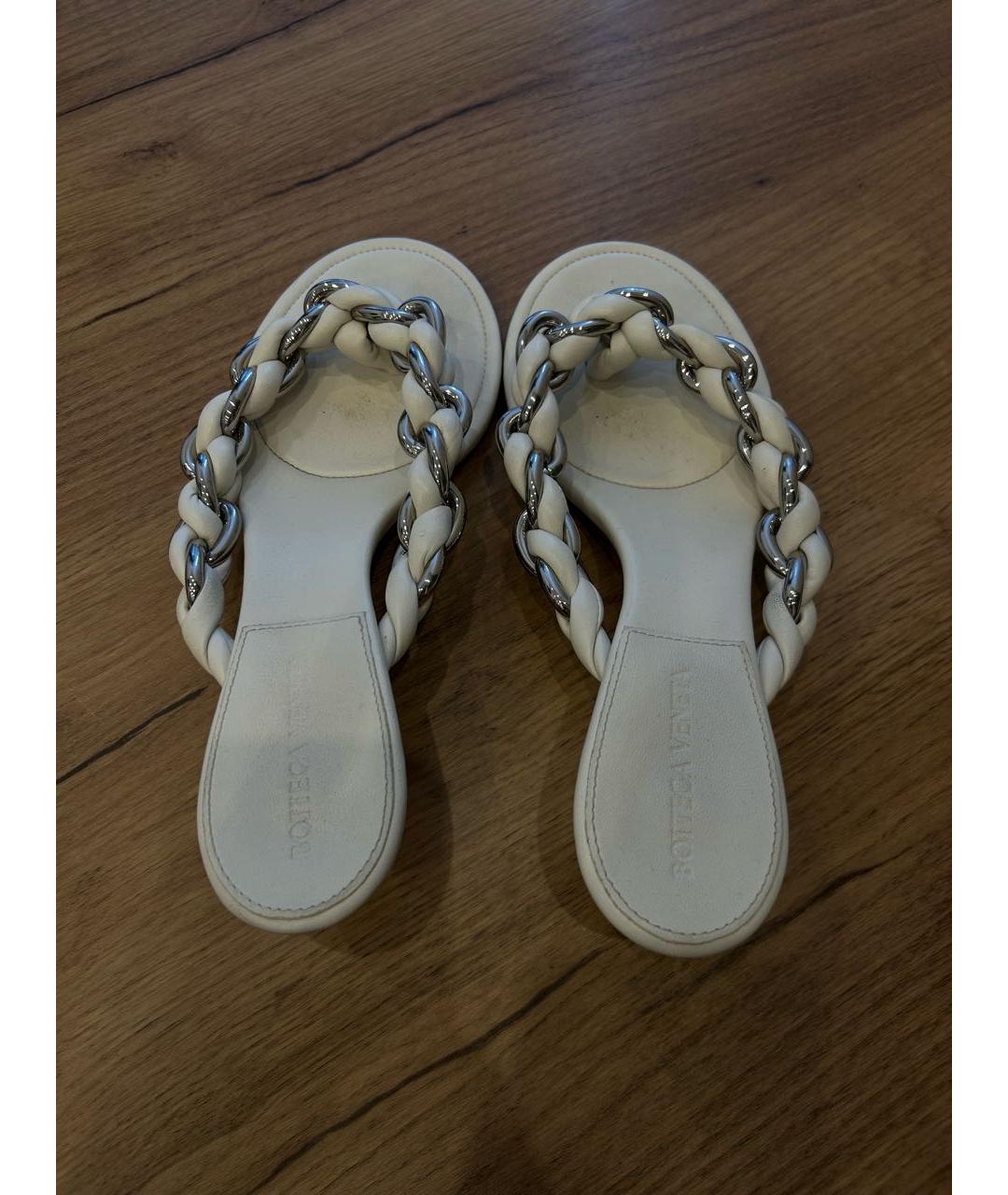 BOTTEGA VENETA Белые кожаные босоножки, фото 3