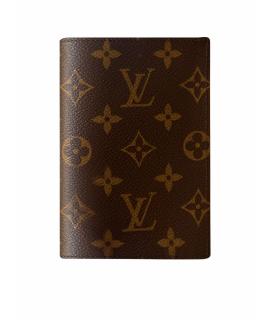 LOUIS VUITTON Обложка/футляр