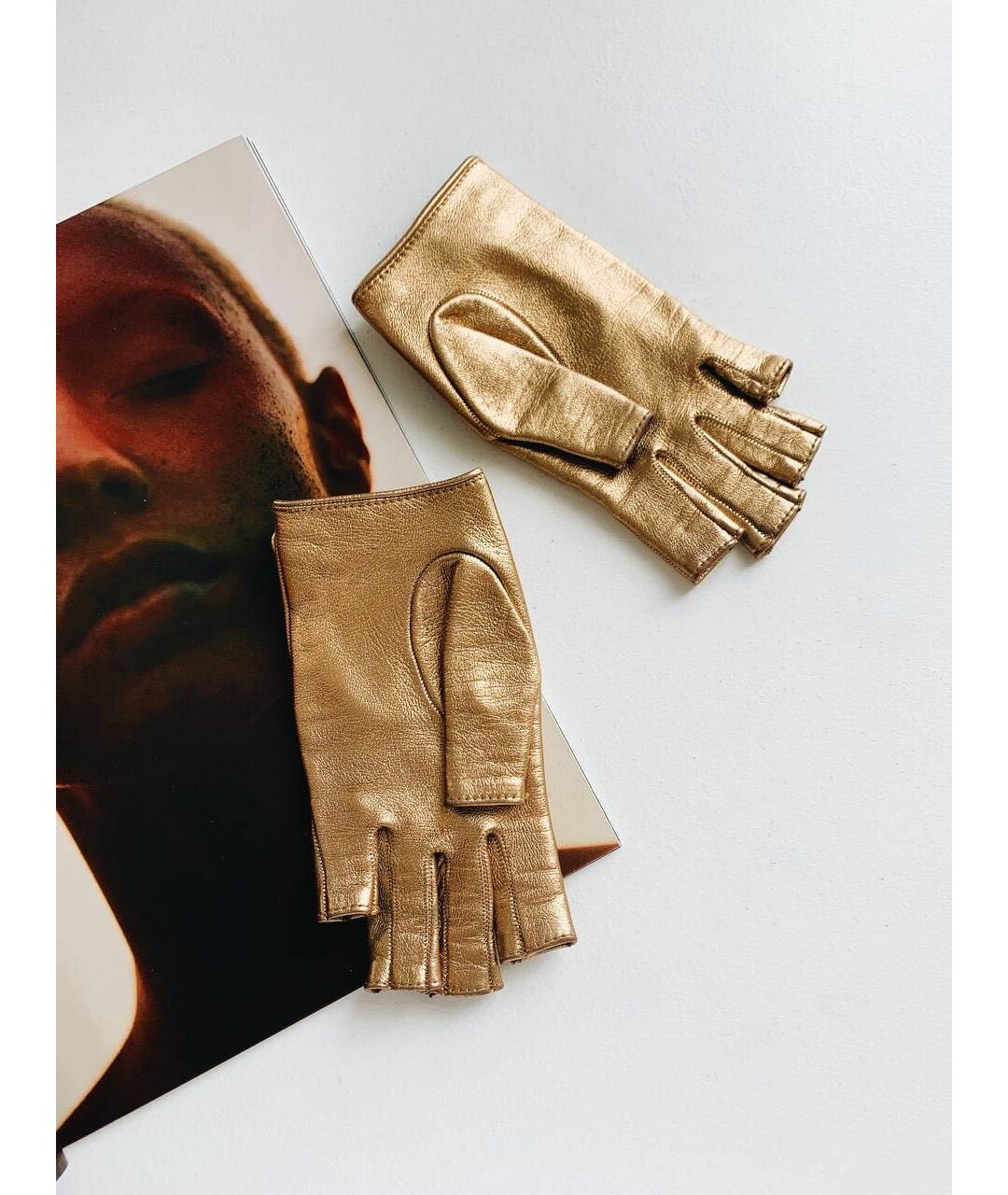 GUCCI Золотые кожаные перчатки, фото 4