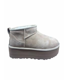 UGG AUSTRALIA Ботинки