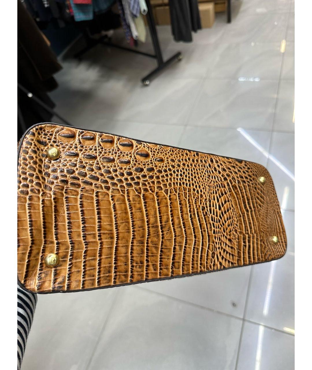 FENDI Коричневая сумка с короткими ручками из экзотической кожи, фото 2