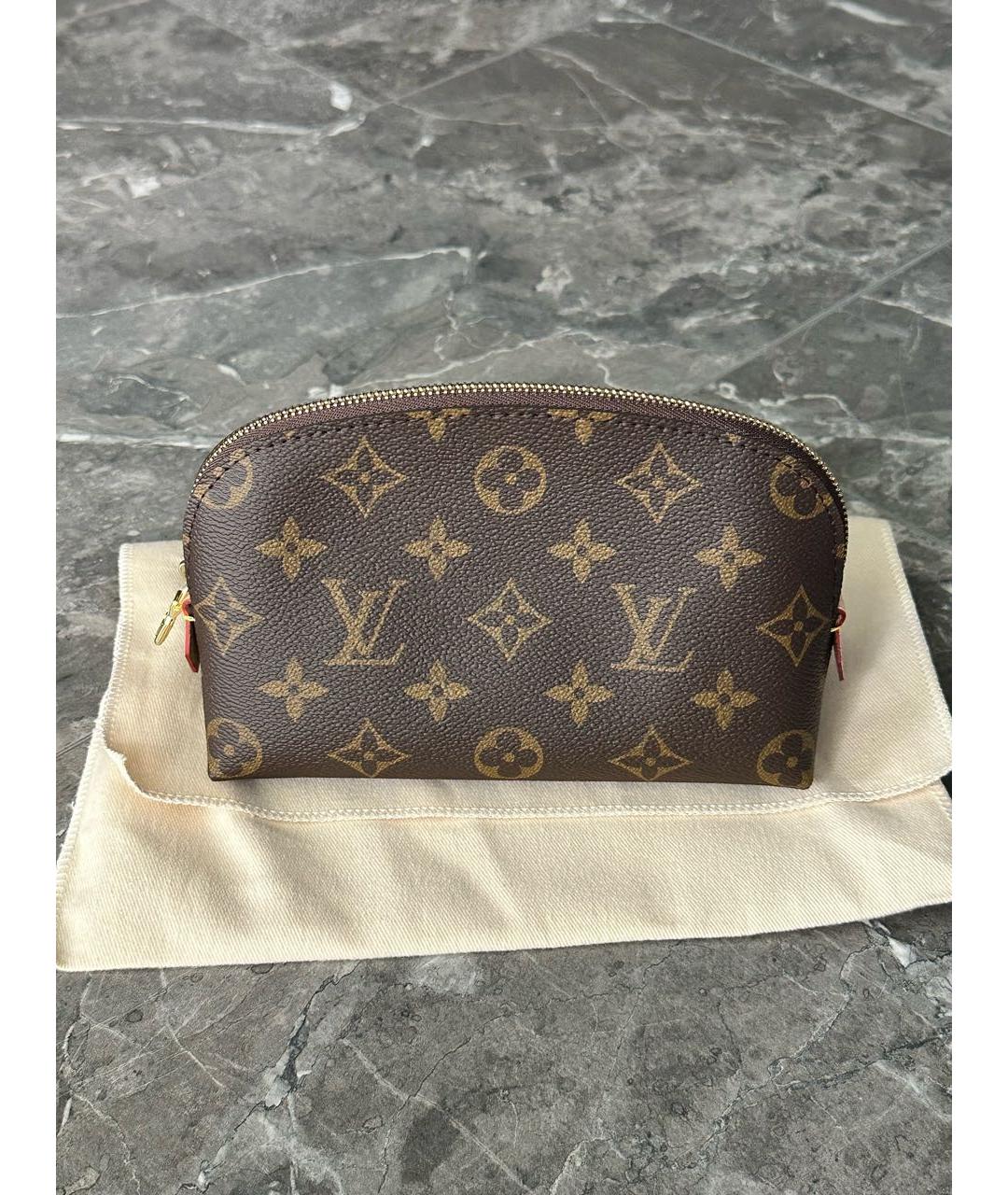 LOUIS VUITTON Коричневая косметичка, фото 7