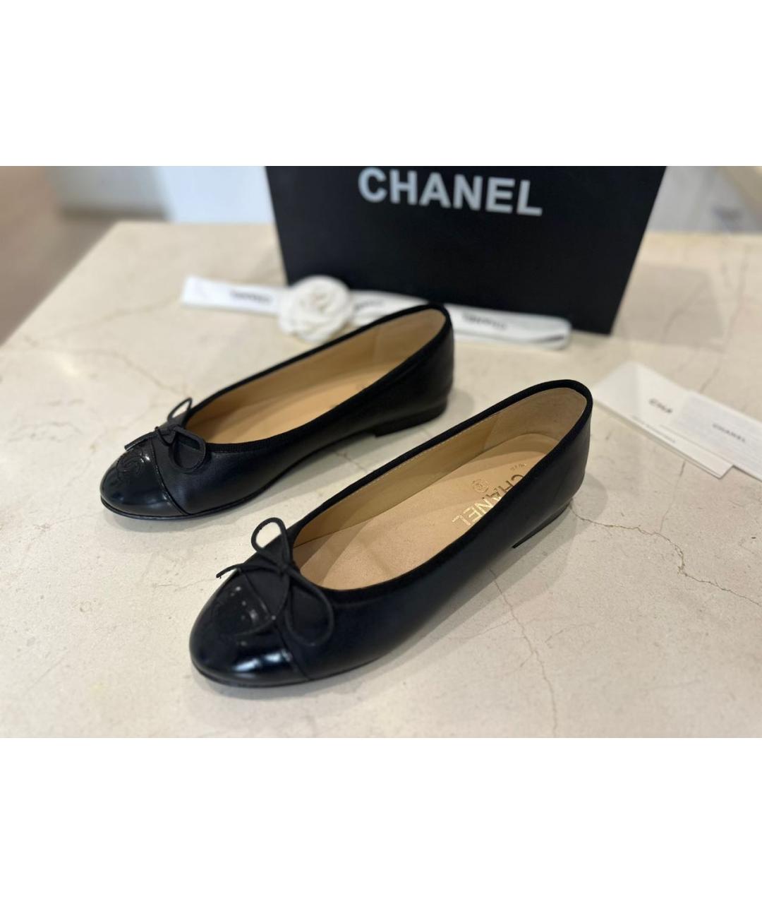 CHANEL Черные кожаные балетки, фото 2