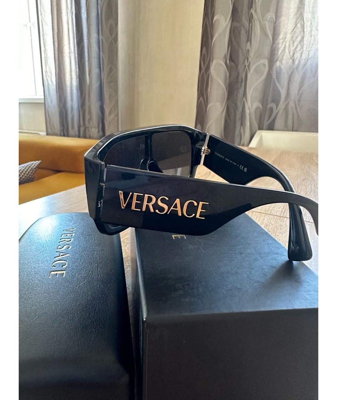 VERSACE Черные пластиковые солнцезащитные очки, фото 3