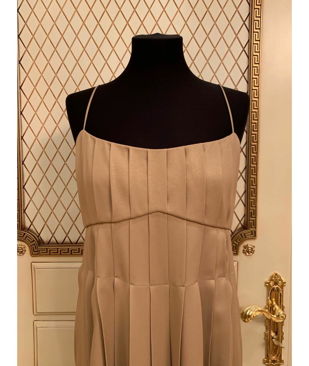 CHANEL Золотое платье, фото 2