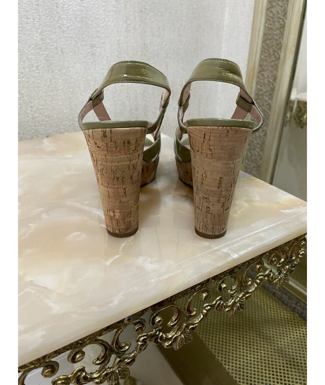 MARC BY MARC JACOBS Хаки босоножки из лакированной кожи, фото 4