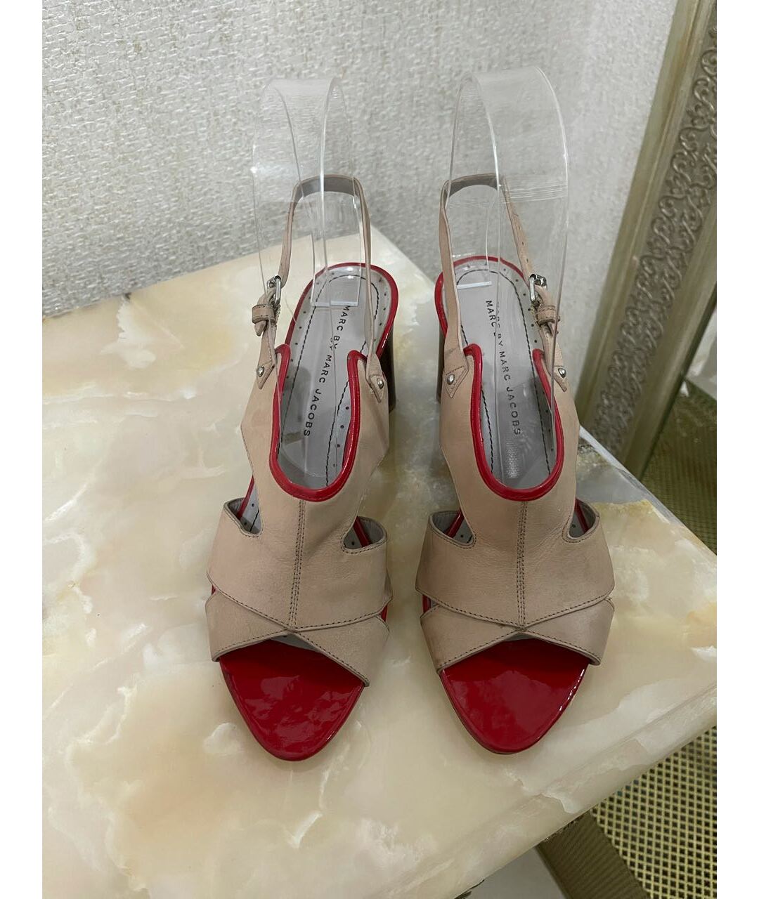 MARC BY MARC JACOBS Бежевые нубуковые босоножки, фото 2