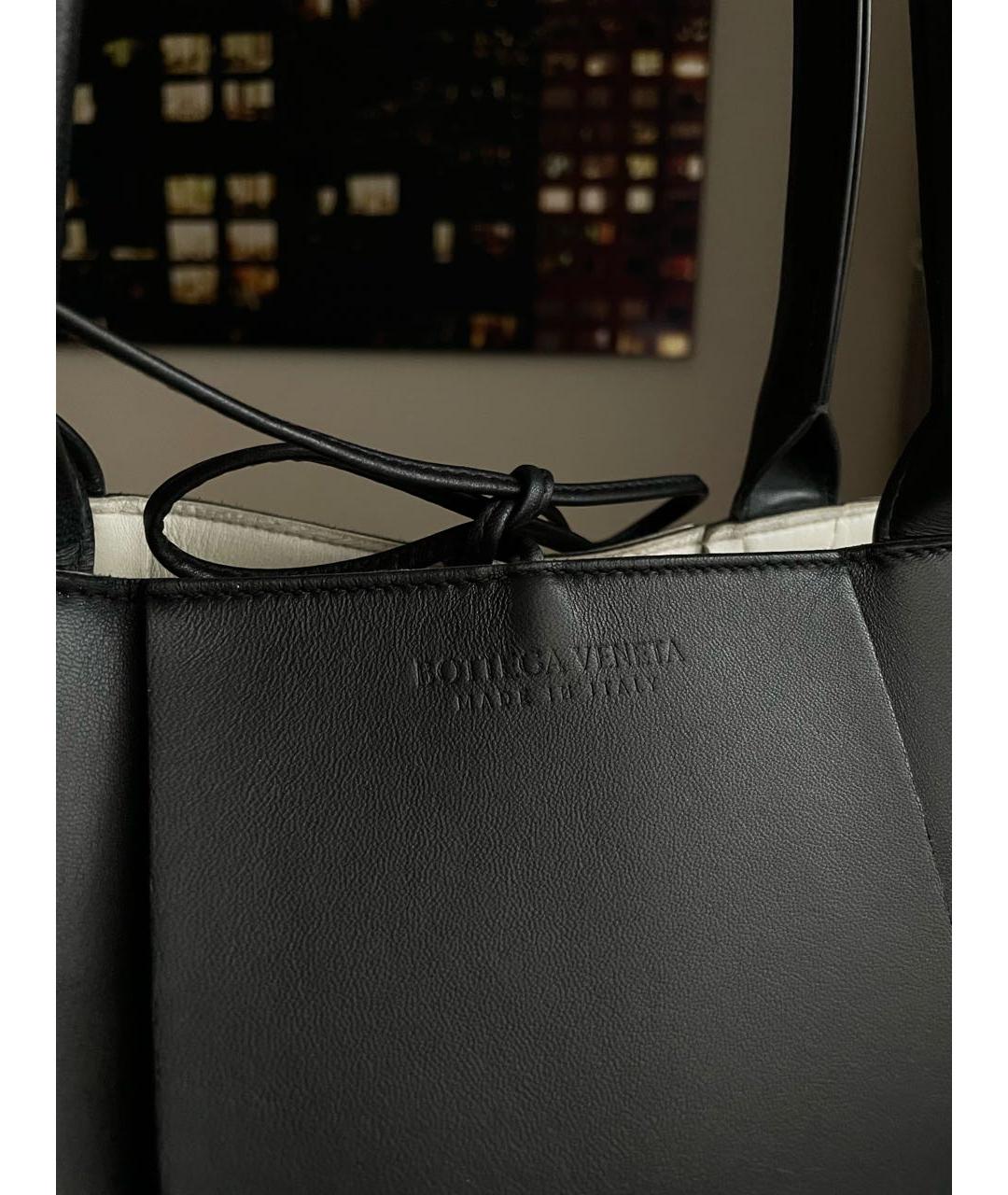 BOTTEGA VENETA Черная кожаная сумка тоут, фото 5