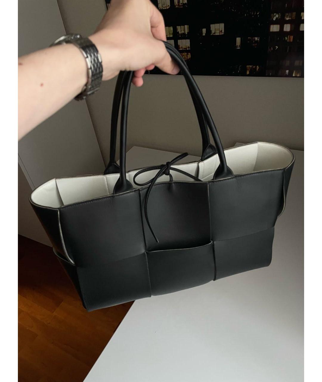 BOTTEGA VENETA Черная кожаная сумка тоут, фото 7
