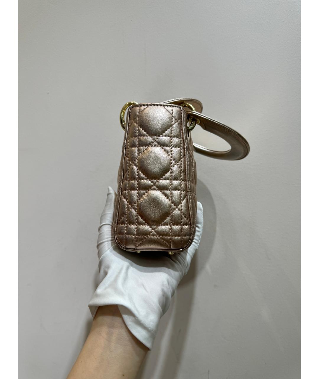 CHRISTIAN DIOR Золотая кожаная сумка с короткими ручками, фото 5