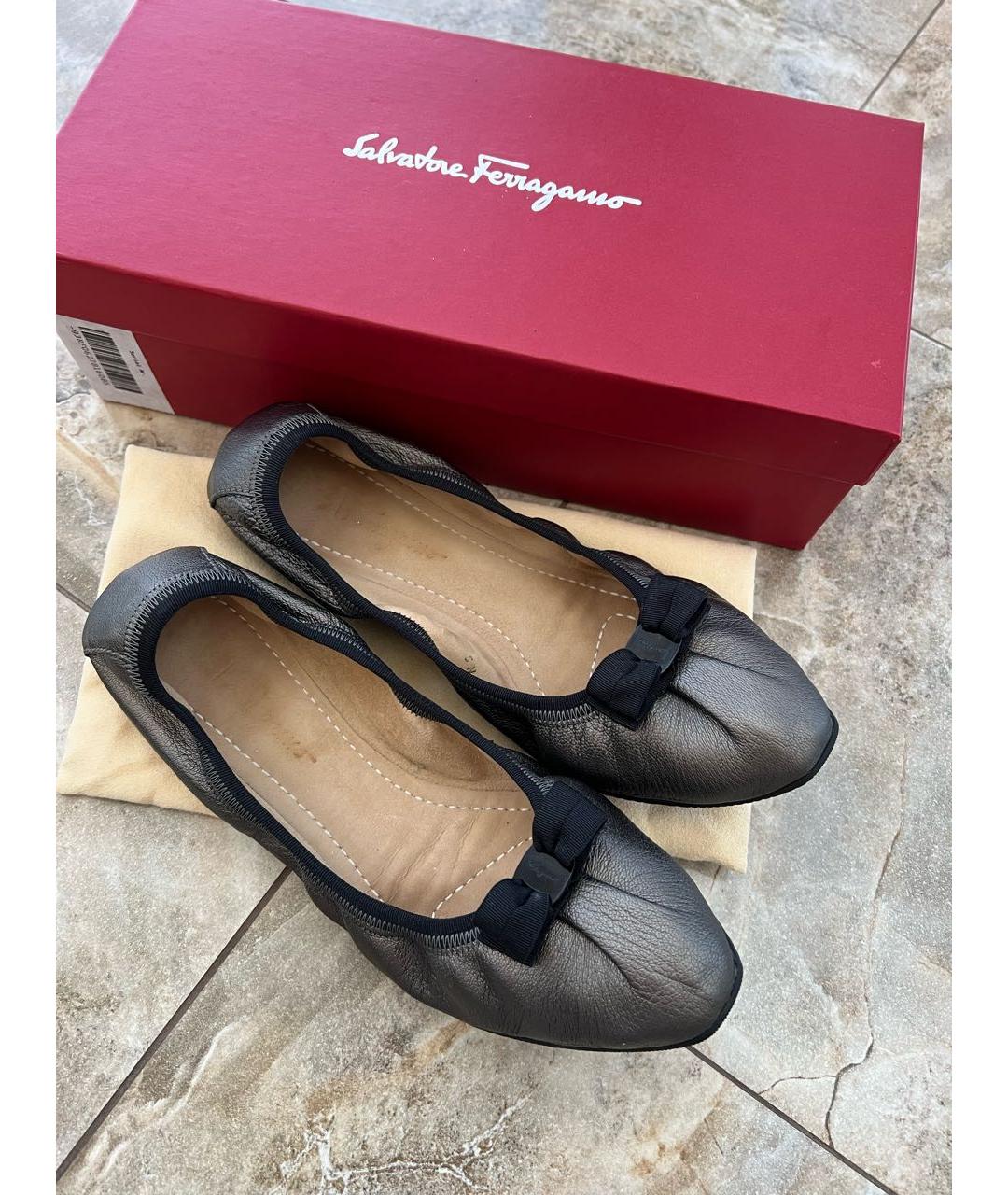 SALVATORE FERRAGAMO Серебряные кожаные балетки, фото 2