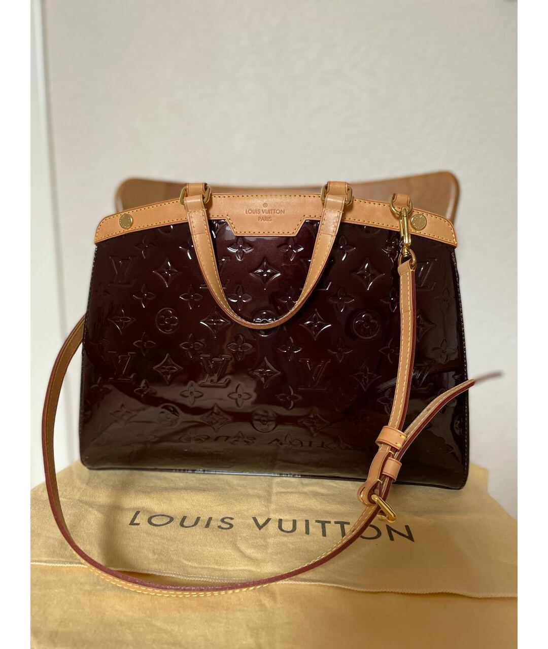 LOUIS VUITTON Бордовая сумка тоут из лакированной кожи, фото 9