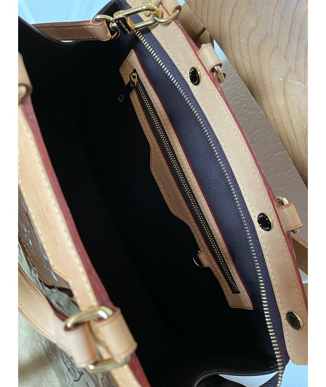 LOUIS VUITTON Бордовая сумка тоут из лакированной кожи, фото 4