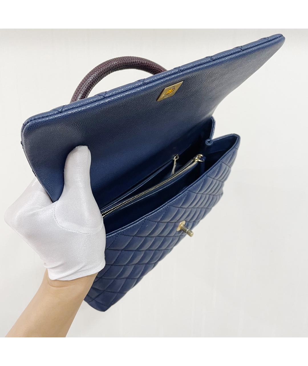 CHANEL Темно-синяя кожаная сумка с короткими ручками, фото 7