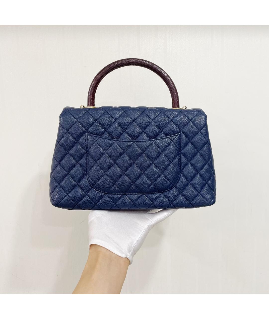 CHANEL Темно-синяя кожаная сумка с короткими ручками, фото 3