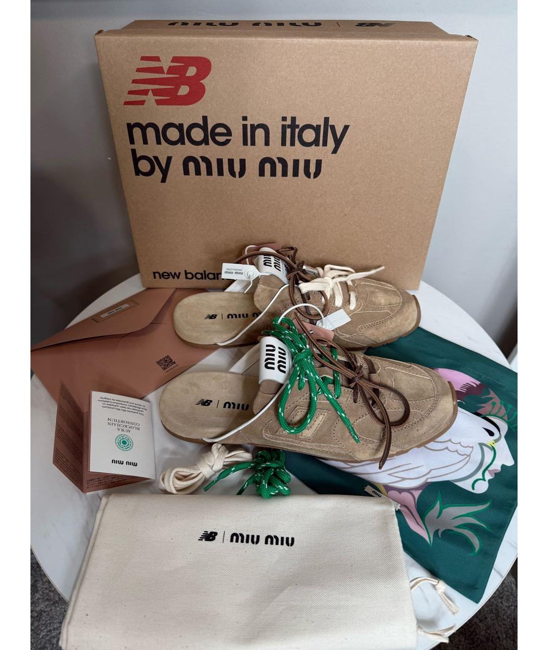 MIU MIU Бежевые замшевые мюли, фото 4