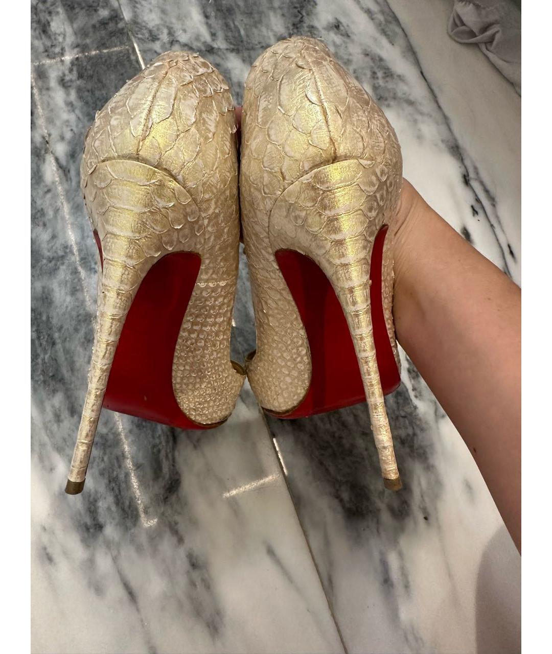 CHRISTIAN LOUBOUTIN Золотые туфли из искусственной кожи, фото 3