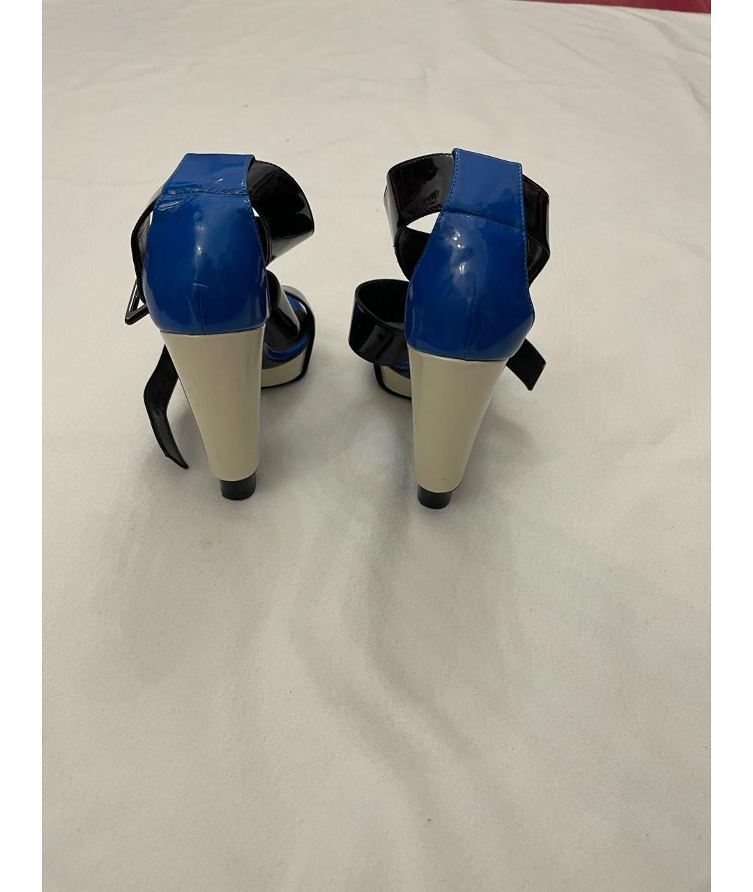 PIERRE HARDY Голубые босоножки из лакированной кожи, фото 4