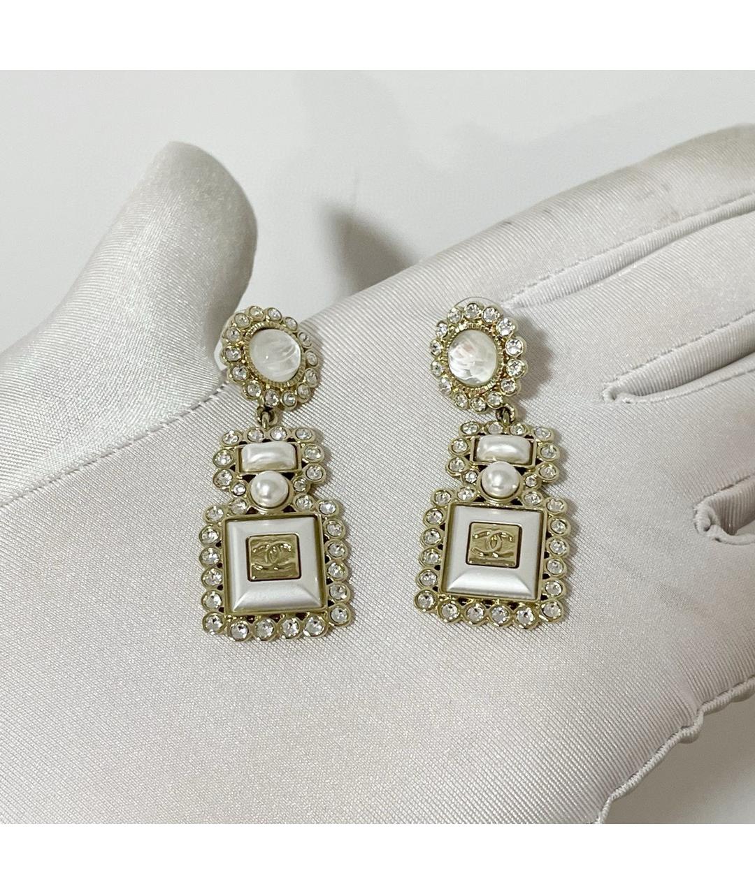 CHANEL Белые латунные серьги, фото 2
