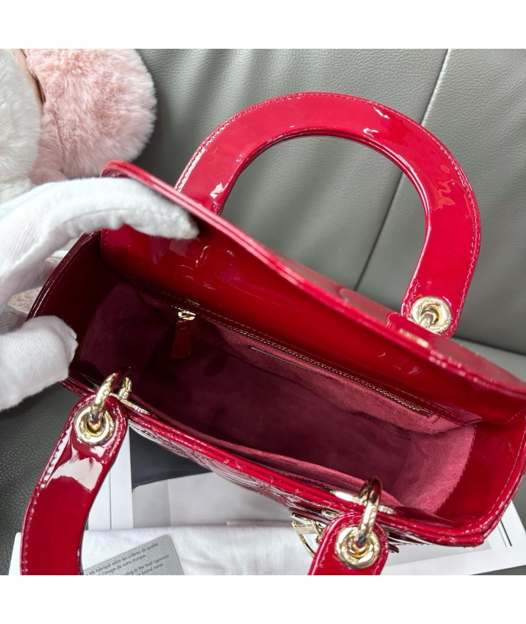 CHRISTIAN DIOR Красная сумка с короткими ручками из лакированной кожи, фото 8