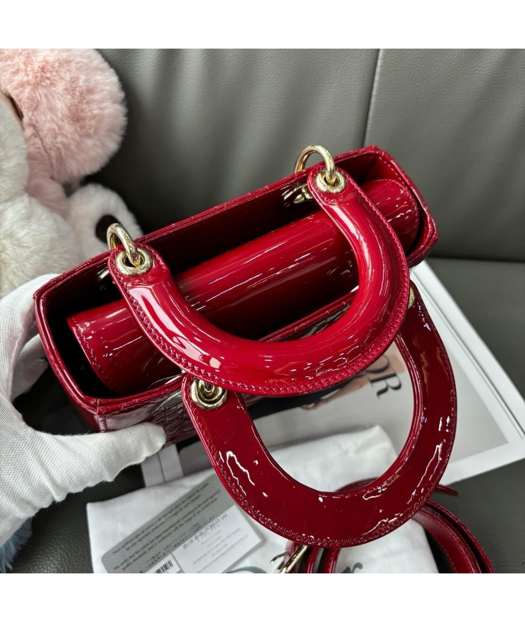 CHRISTIAN DIOR Красная сумка с короткими ручками из лакированной кожи, фото 7