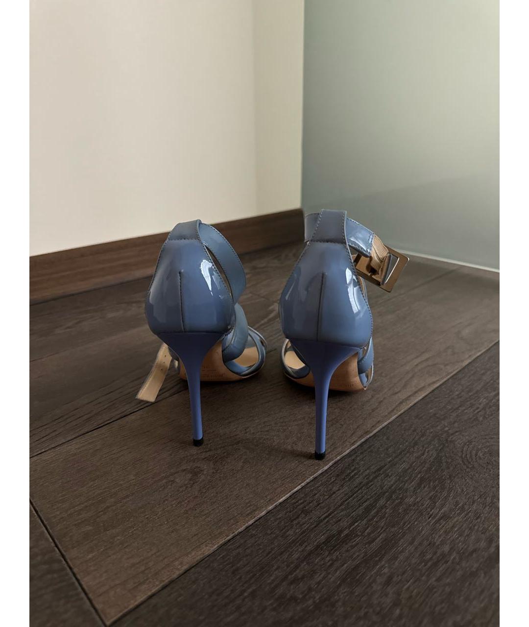 JIMMY CHOO Голубые босоножки из лакированной кожи, фото 4