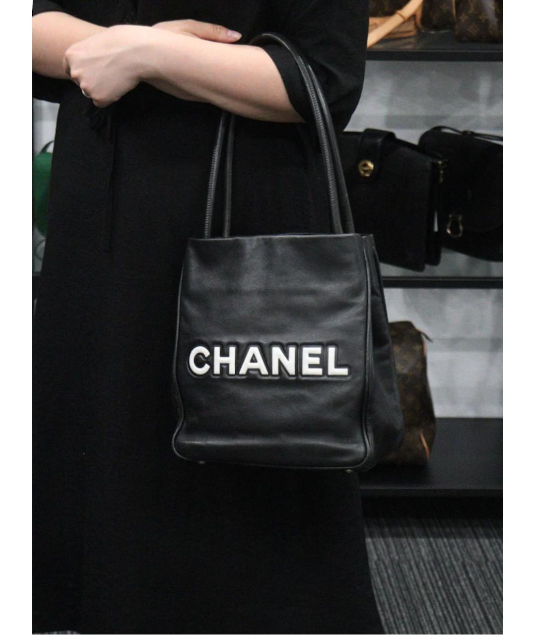 CHANEL Черная кожаная сумка тоут, фото 9
