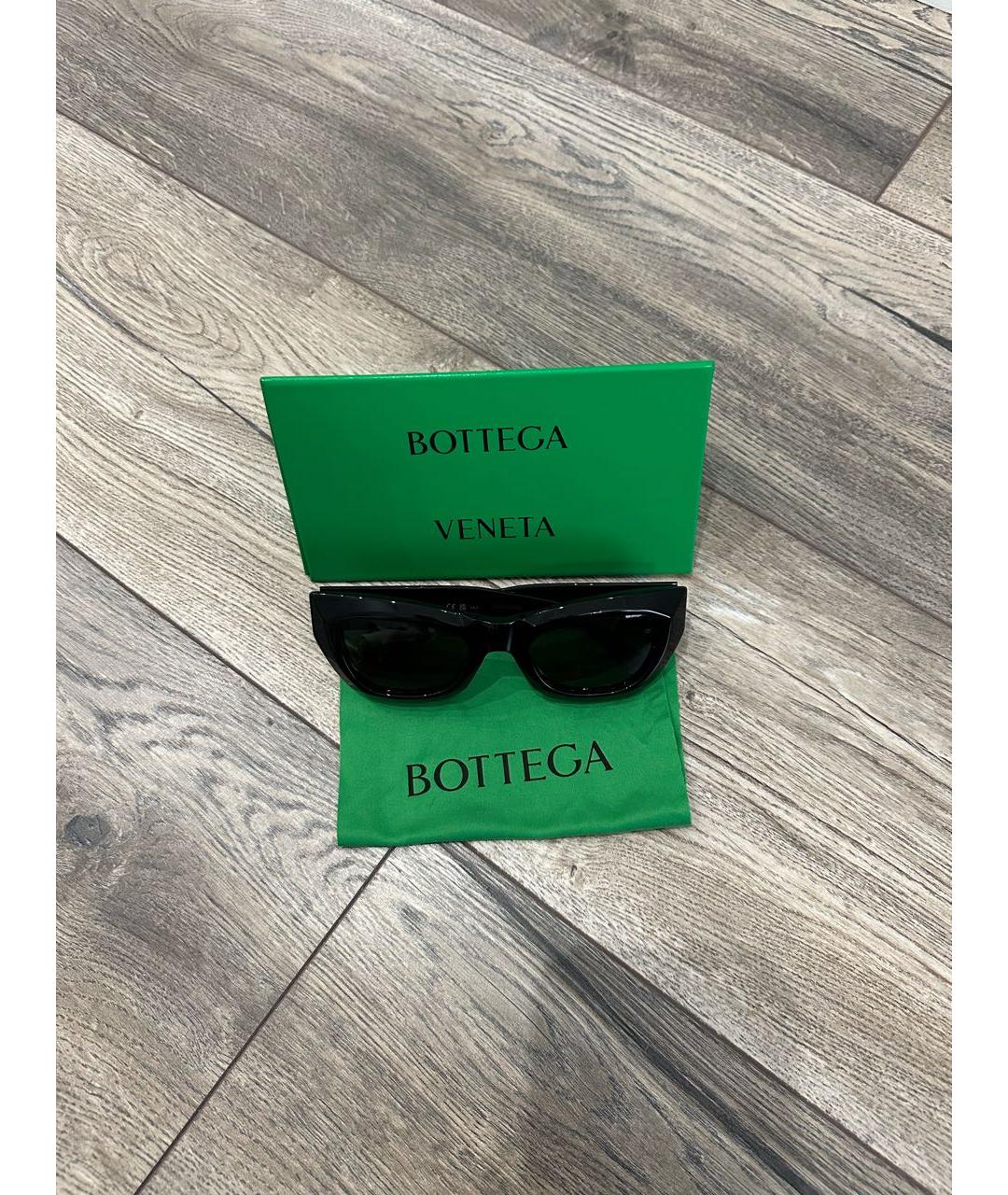 BOTTEGA VENETA Черные пластиковые солнцезащитные очки, фото 3