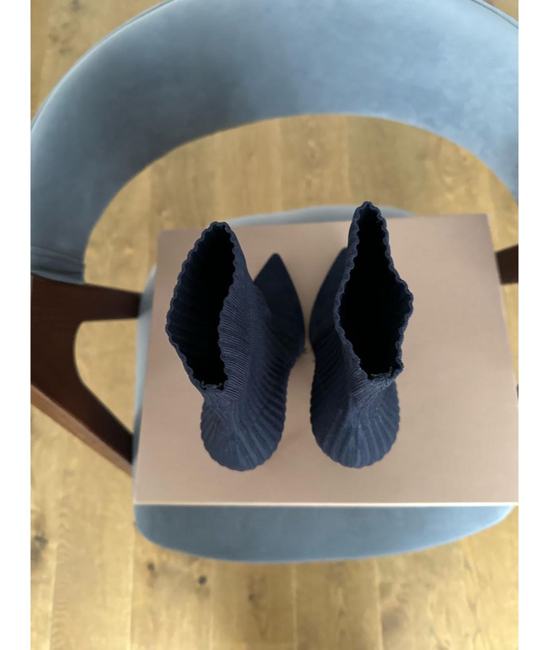 GIANVITO ROSSI Темно-синие замшевые ботильоны, фото 3