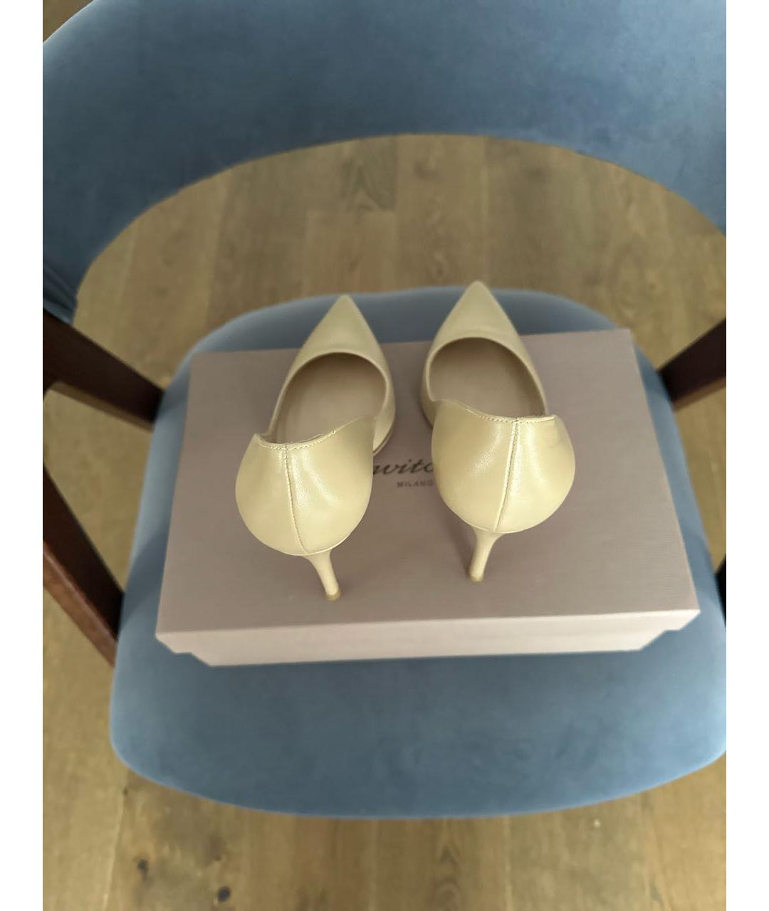 GIANVITO ROSSI Бежевые кожаные туфли, фото 3