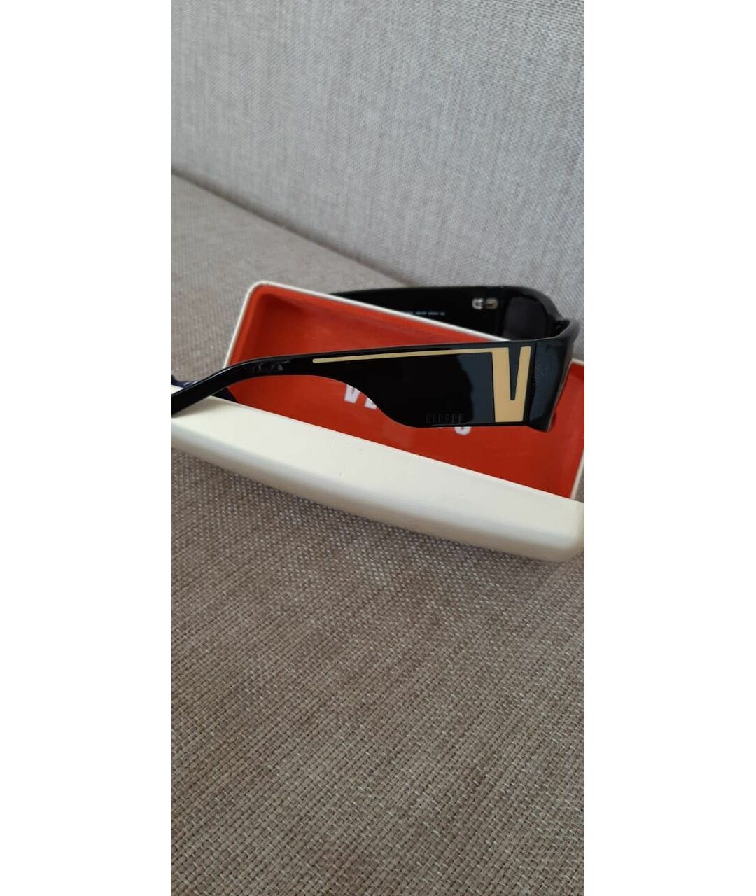 VERSUS Черные пластиковые солнцезащитные очки, фото 4