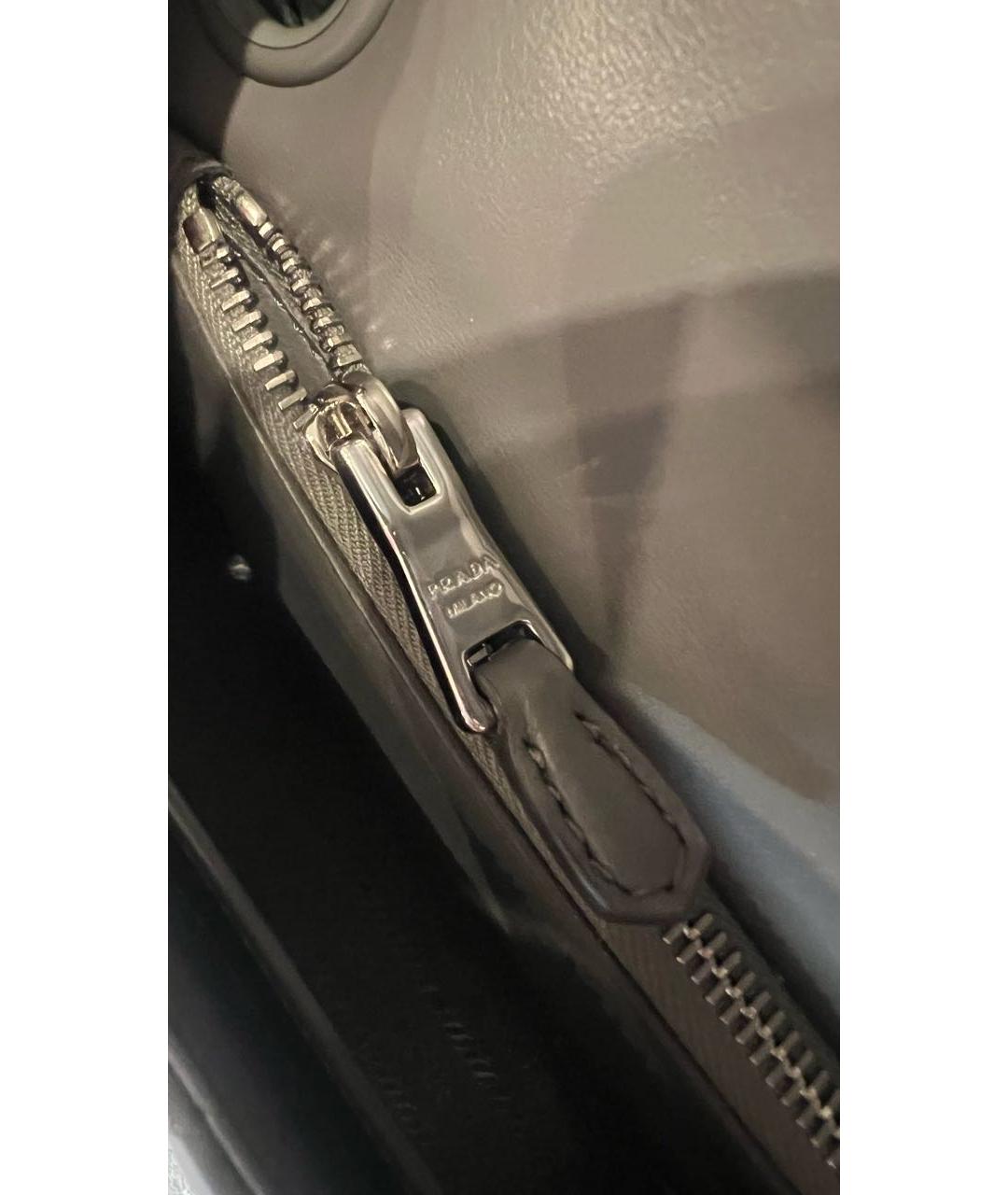 PRADA Серая кожаная сумка через плечо, фото 6