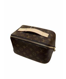 LOUIS VUITTON Косметичка