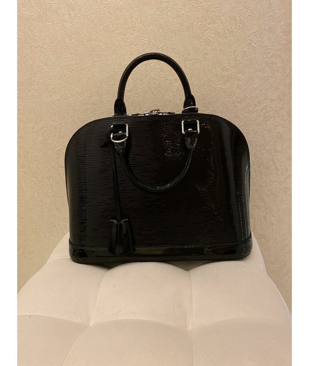 LOUIS VUITTON PRE-OWNED Черная сумка тоут из лакированной кожи, фото 9