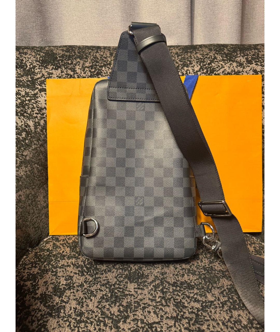 LOUIS VUITTON Черная кожаная сумка на плечо, фото 3